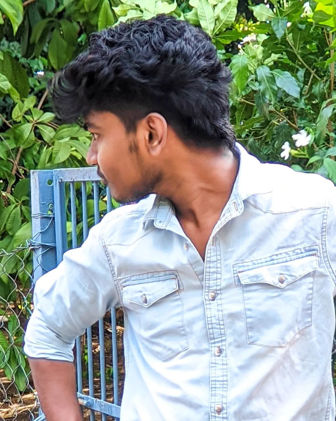 One of my random AI generated Wallpapers. Wave shaped colorful forms